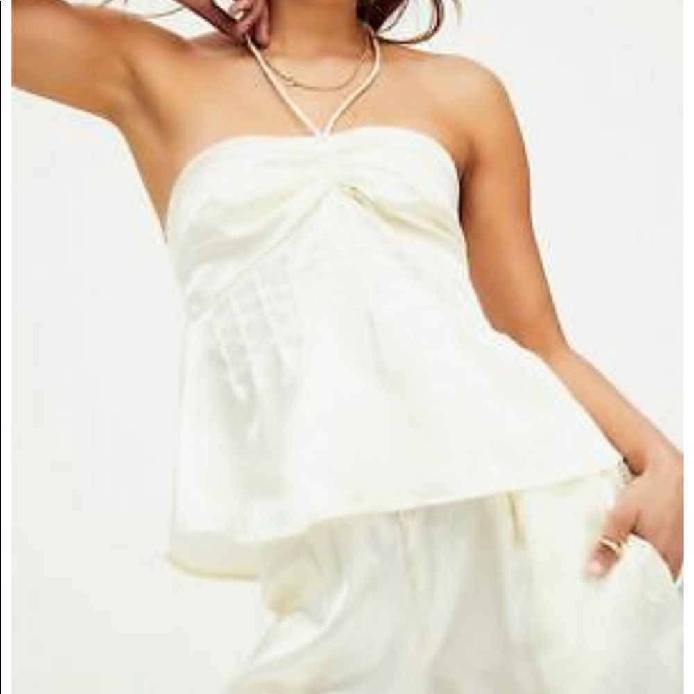 Beautiful cream colored satin pant set- fits like m/l